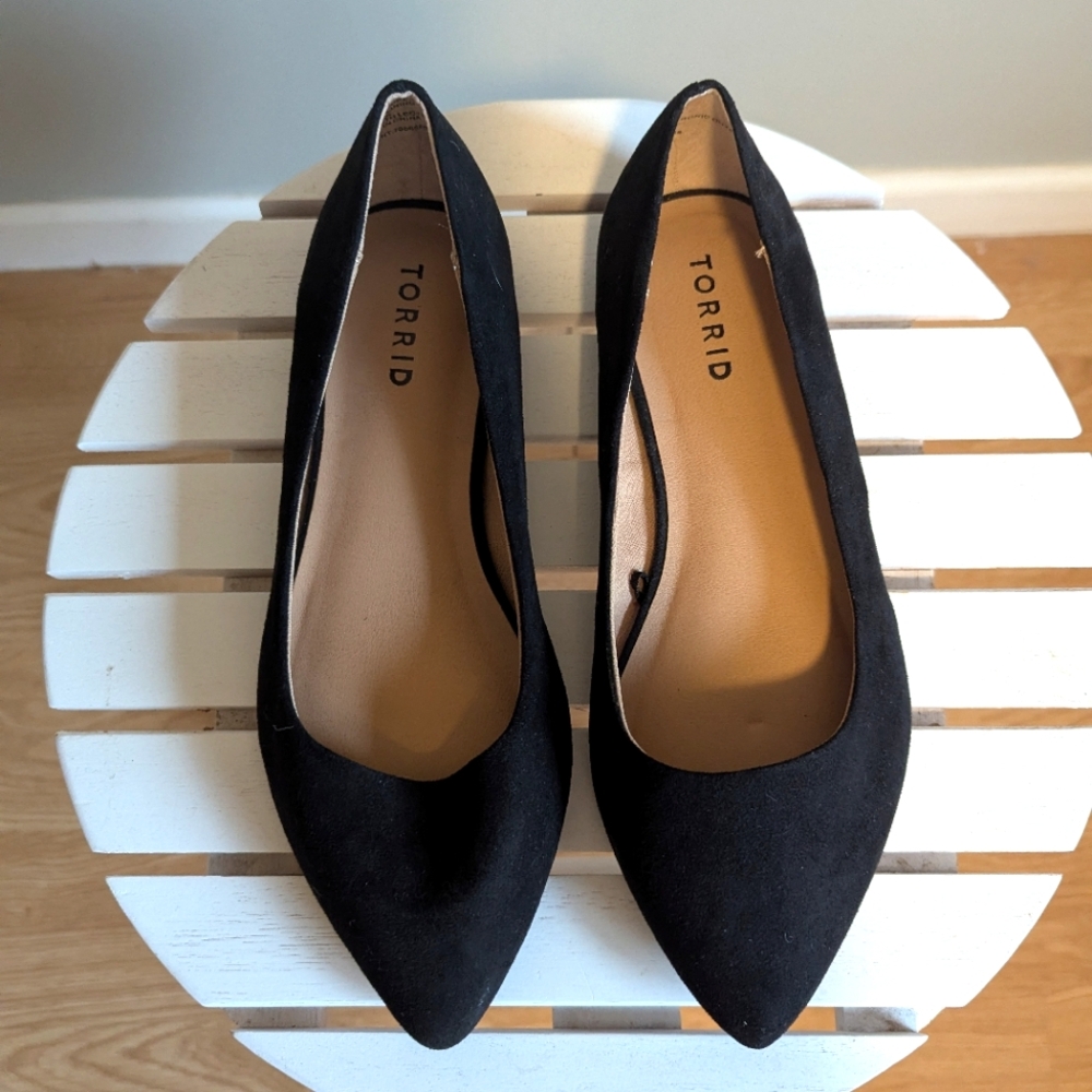 Torrid Black Suede Pointy Toed Flats, size 8W